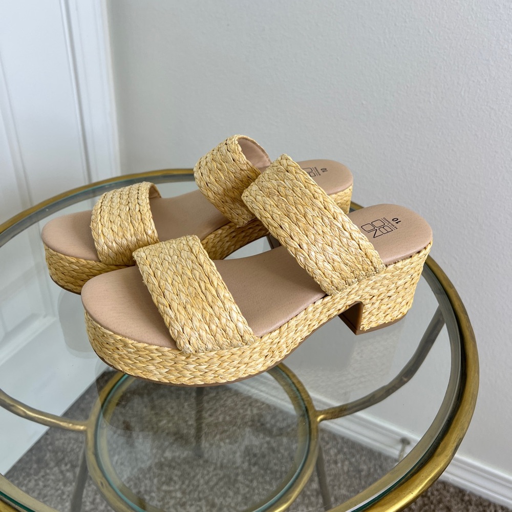 Platform sandals